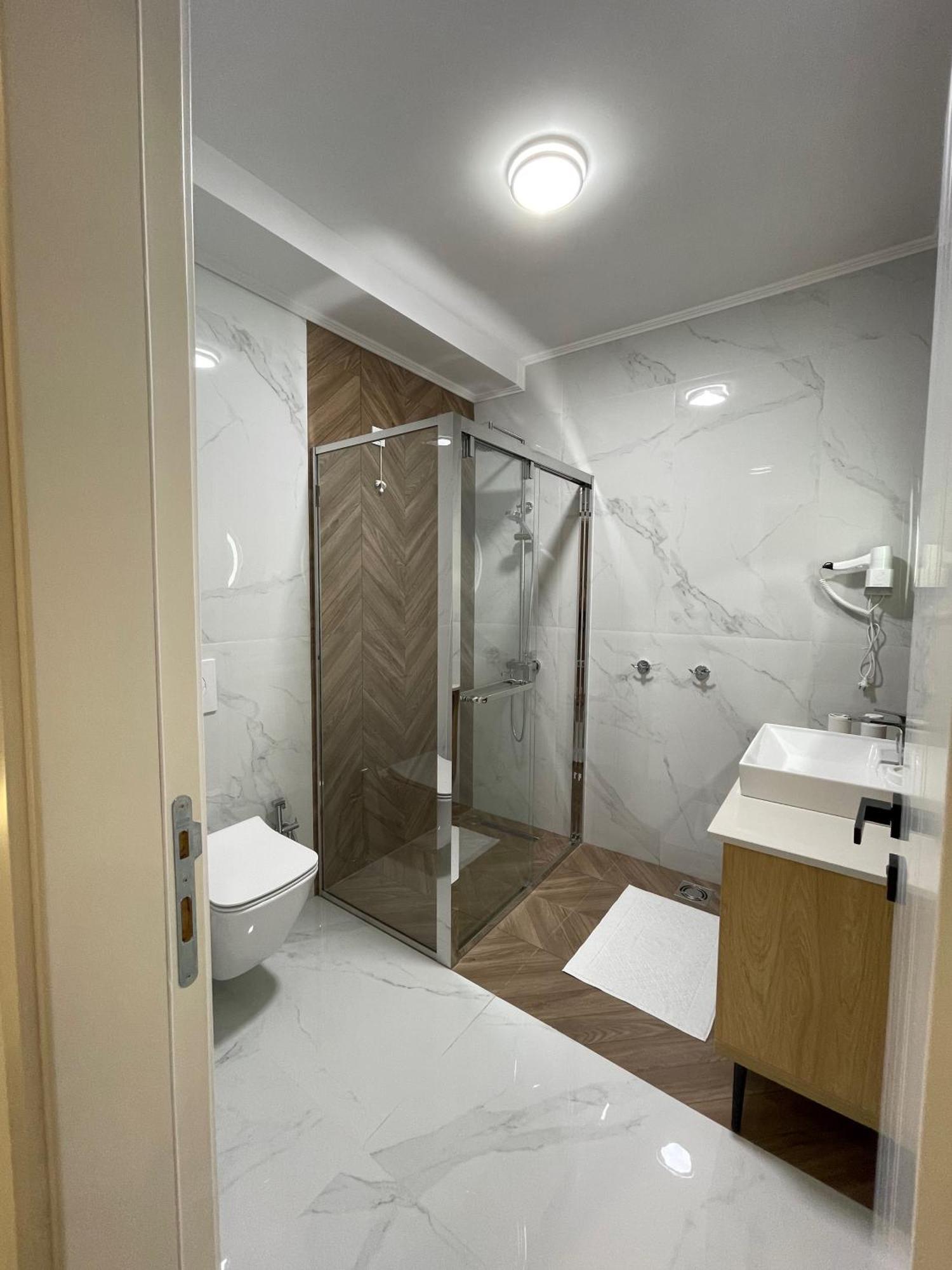 Hotel Maraj ウルツィニ エクステリア 写真